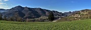 14 Dai prati di Padronecco (545 m) vista verso Canto Alto e Zogno